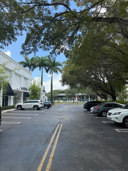More Photos Of 8865 S Dixie Hwy, Miami Freestanding For Sale