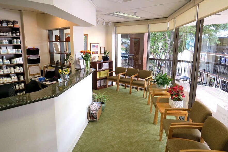 More Photos Of 438-444 Hobron Ln, Honolulu Office For Lease