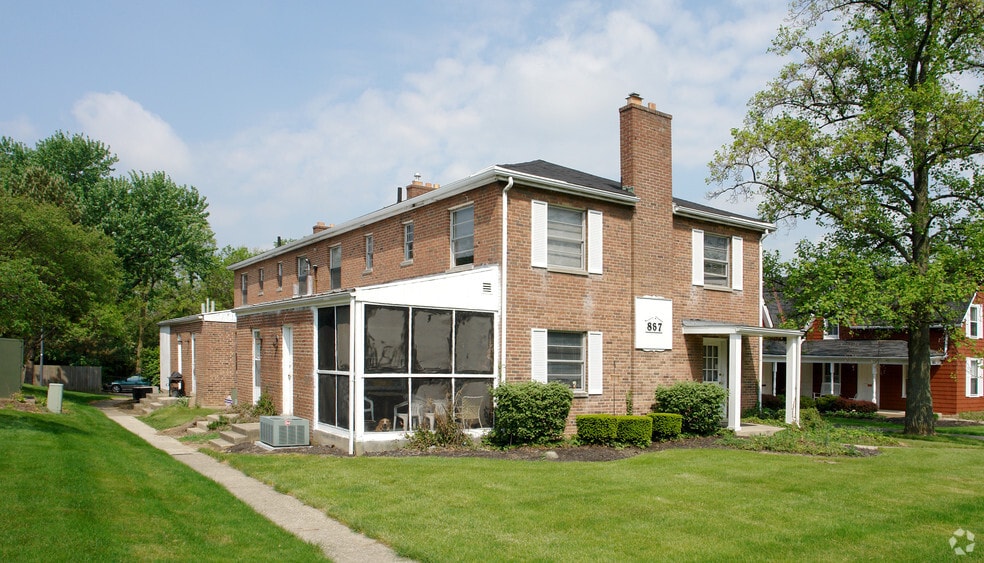Primary Photo Of 867 High St, Worthington Office For Lease