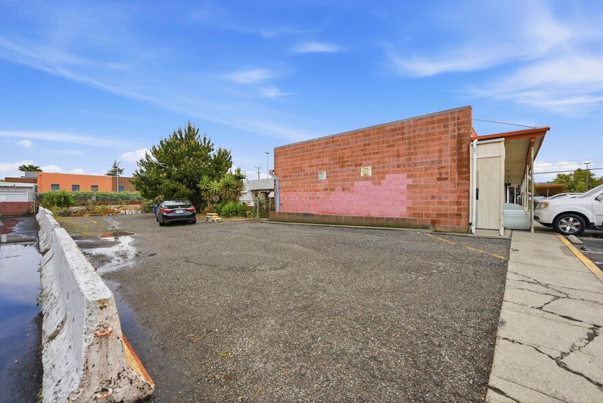 More Photos Of 20405-20413 Santa Maria Ave, Castro Valley General Retail For Sale