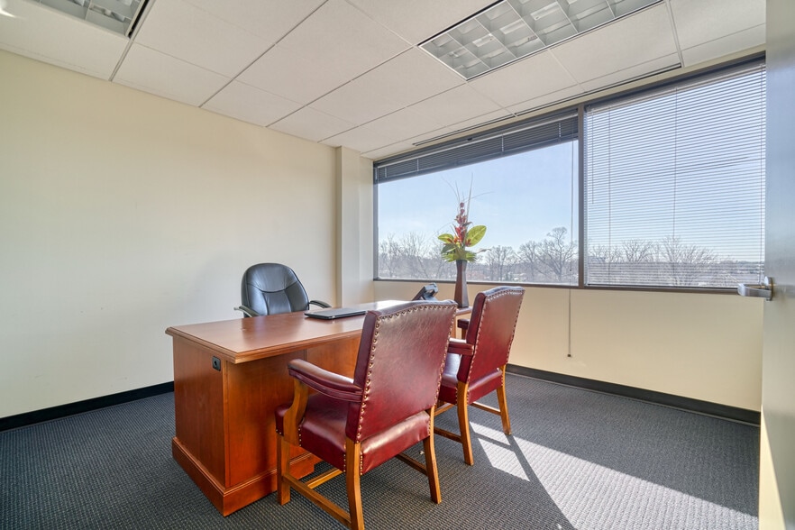 More Photos Of 438 N Frederick Ave, Gaithersburg Medical For Sale