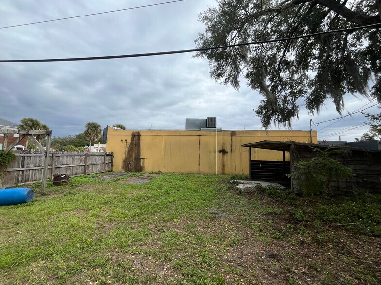 More Photos Of 1828 Edgewater Dr, Orlando Freestanding For Sale