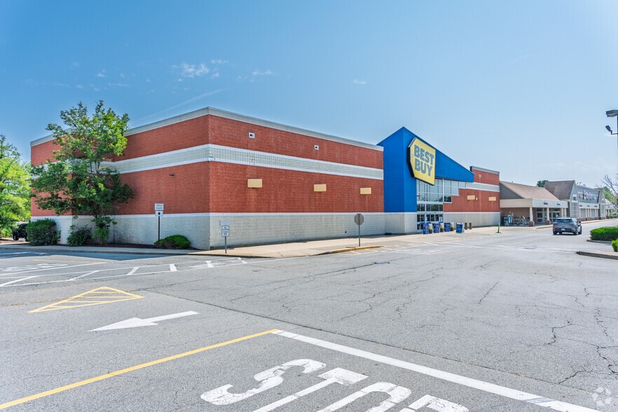 Primary Photo Of 1 Faunce Corner Rd, Dartmouth Unknown For Lease