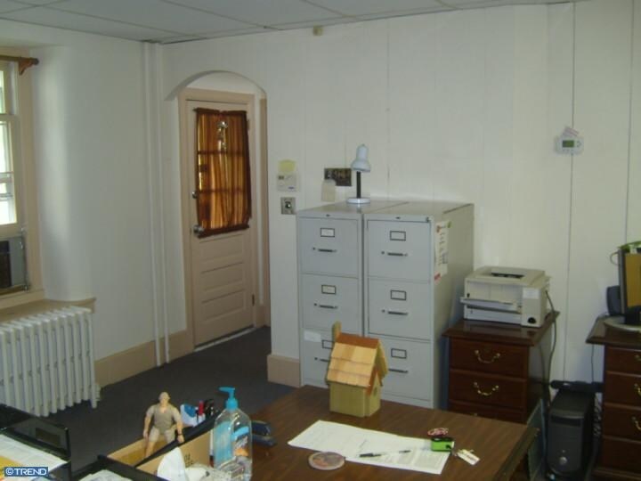 More Photos Of 46 Hilltown Pike, Line Lexington Office For Sale