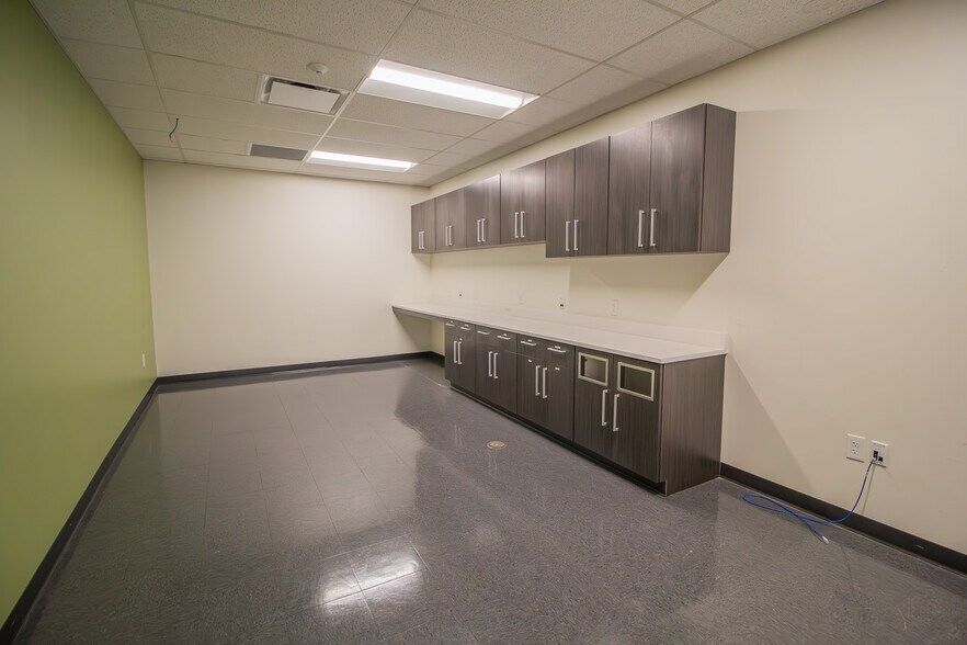 More Photos Of 20 Madison Avenue Ext, Albany Office For Lease