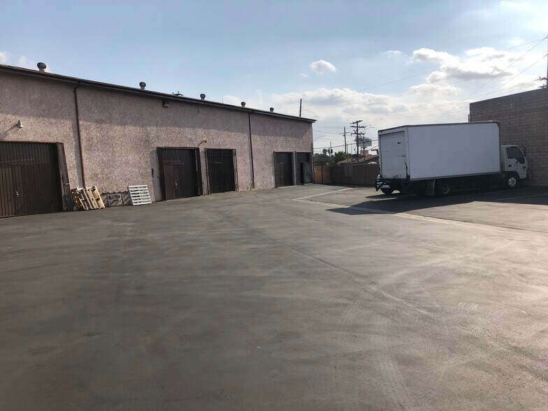 More Photos Of 2403-2413 Mountain View Rd, El Monte Freestanding For Lease