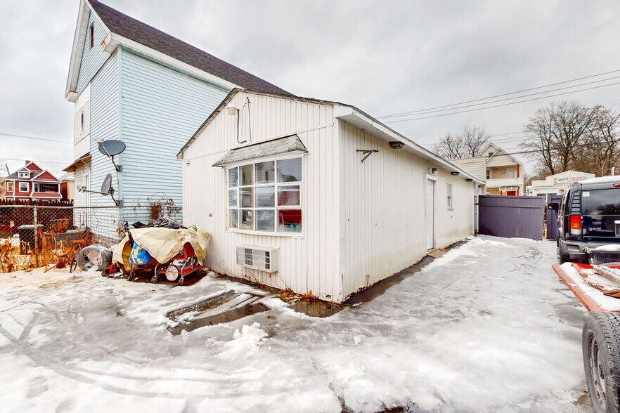 More Photos Of 1564 Becker St, Schenectady Storefront For Sale