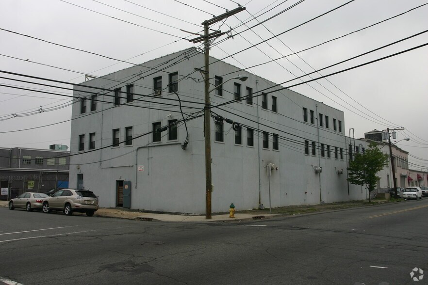 More Photos Of 358-364 Adams St, Newark Manufacturing For Sale
