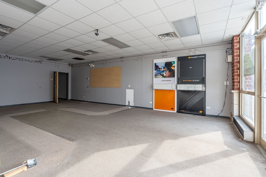 More Photos Of 2649 N Central Ave, Chicago Freestanding For Lease