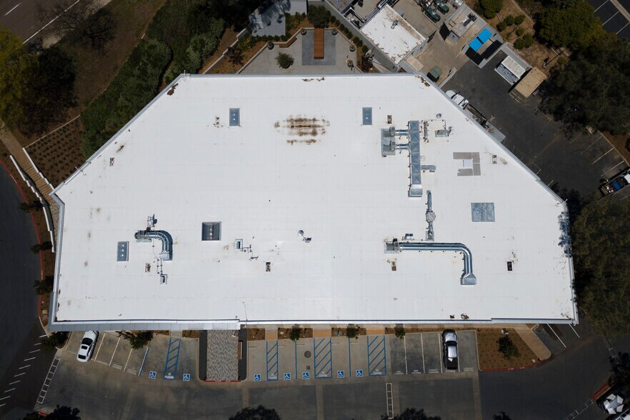 More Photos Of 11149 N Torrey Pines Rd, La Jolla Research And Development For Lease