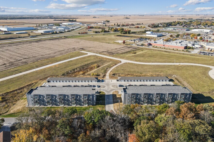 More Photos Of 2135 Edgewood Dr, Webster City Apartments For Sale