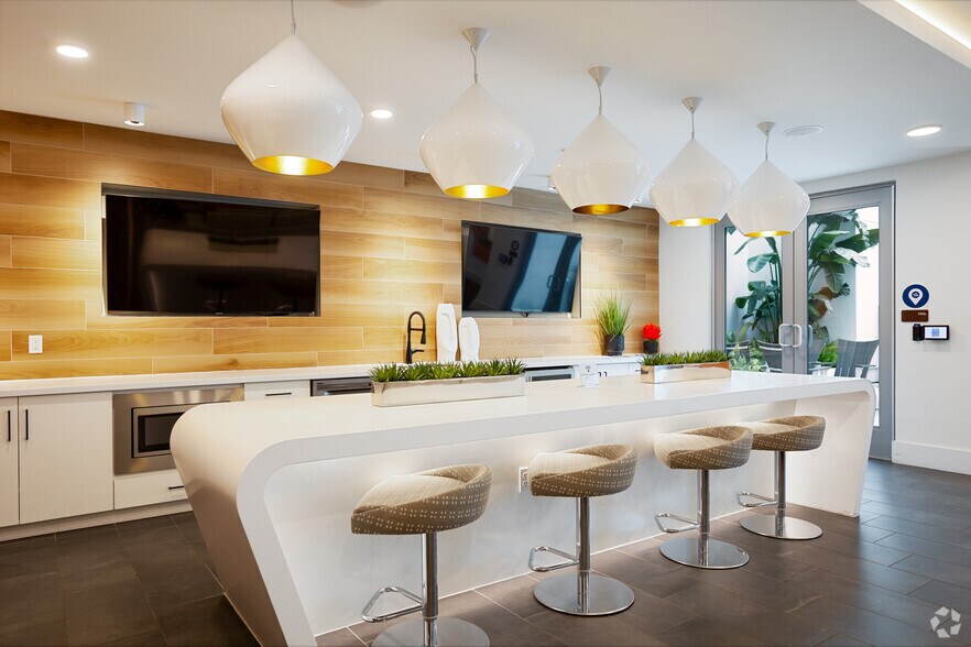 More Photos Of 505 Chatham Ave, Orlando Apartments For Lease
