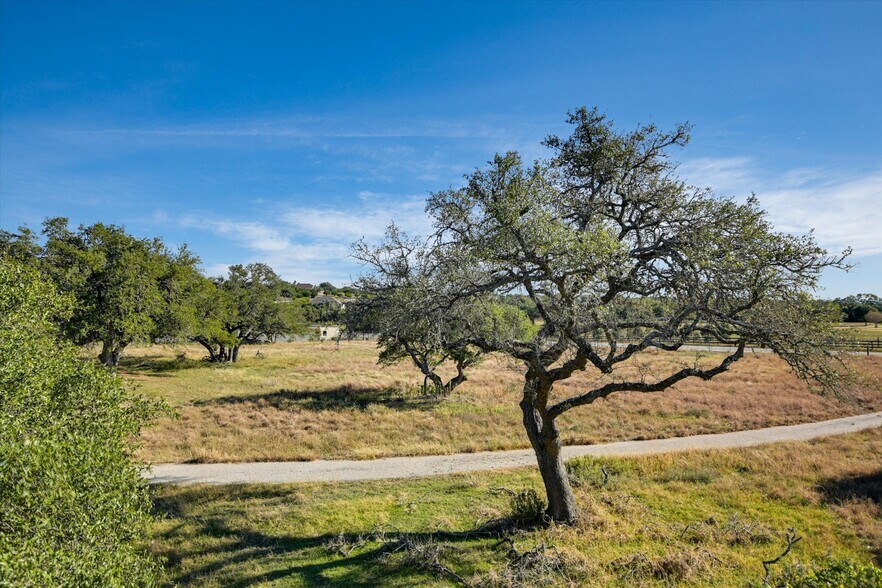 More Photos Of 10020 Darden Hill Rd, Austin Light Distribution For Sale