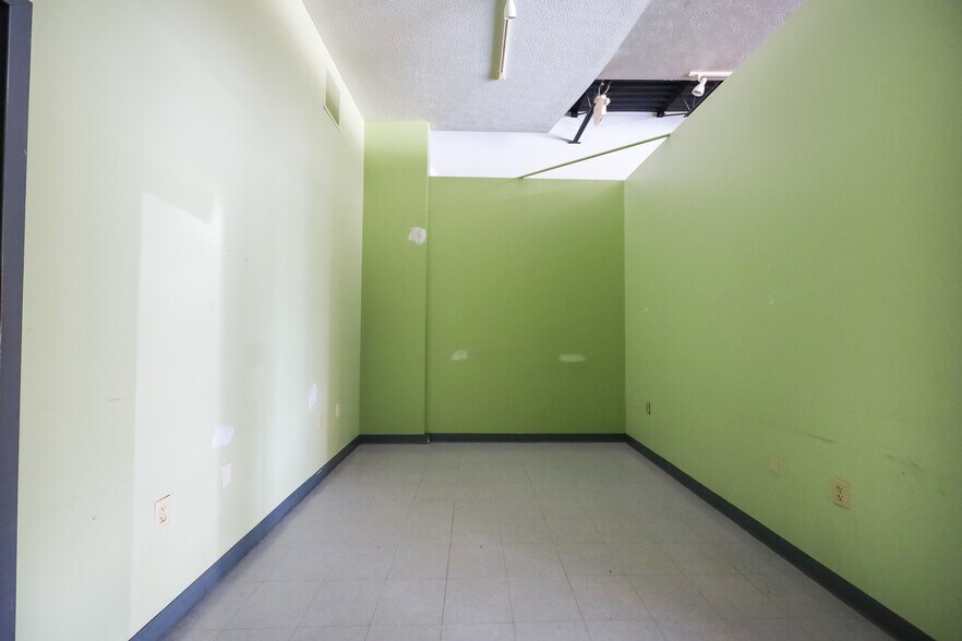 More Photos Of 2052-2070 Romig Rd, Akron Storefront For Sale