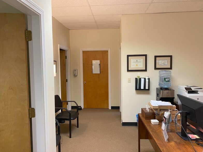 More Photos Of 550 Forest Ave, Portland Office For Lease