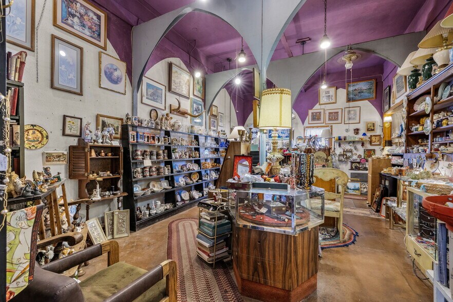 More Photos Of 234 S Canyon Blvd, John Day Freestanding For Sale