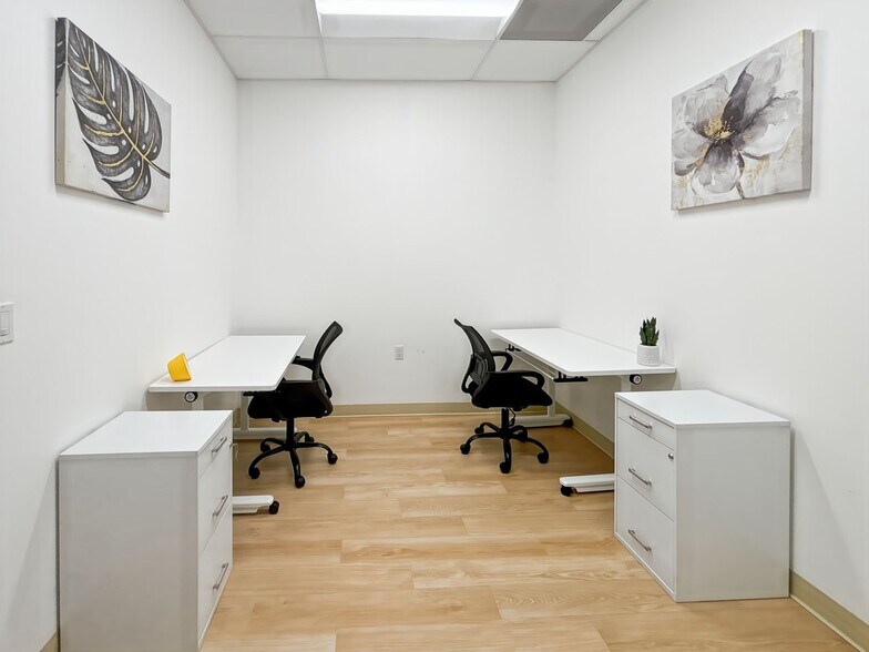 More Photos Of 8968-8998 Kirby Dr, Houston Coworking Space