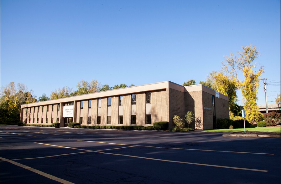 More Photos Of 48 Sword St, Auburn Office For Lease