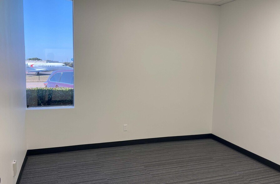 More Photos Of 16500-16530 Westgrove Dr, Addison Distribution For Lease