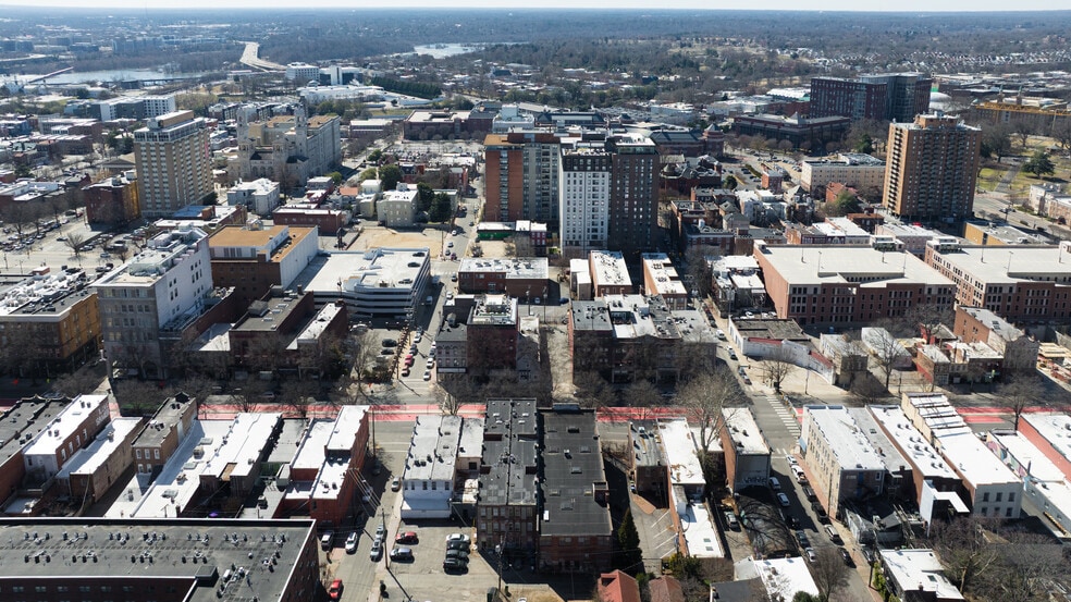 More Photos Of 310 W Broad St, Richmond Storefront For Sale