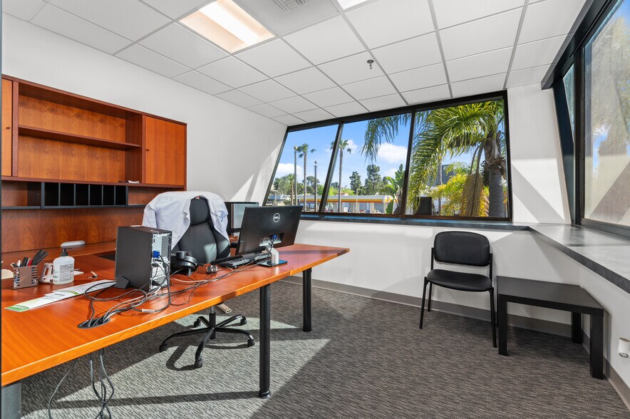 More Photos Of 3434 Midway Dr, San Diego Medical For Lease
