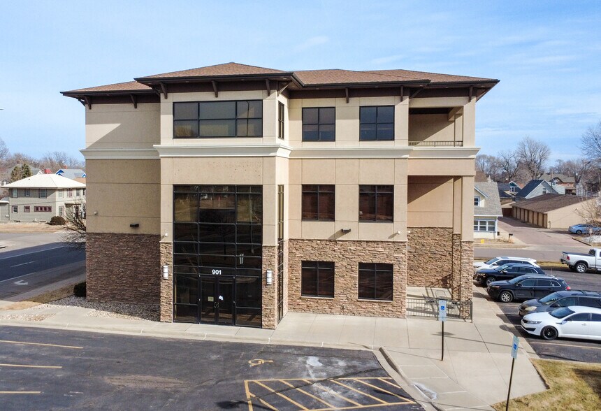 Primary Photo Of 901 W 10th St, Sioux Falls Office For Lease