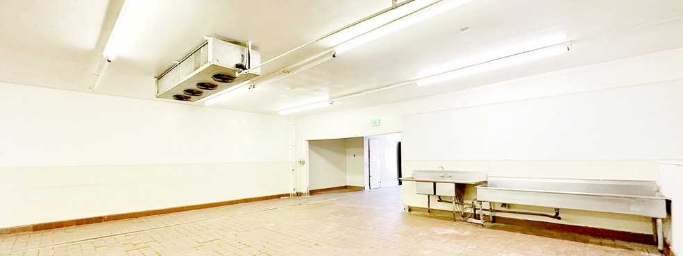 More Photos Of 480 Perry Ct, Santa Clara Warehouse For Sale