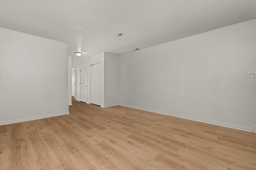 More Photos Of 1936-1956 Benton St, Saint Louis Apartments For Sale