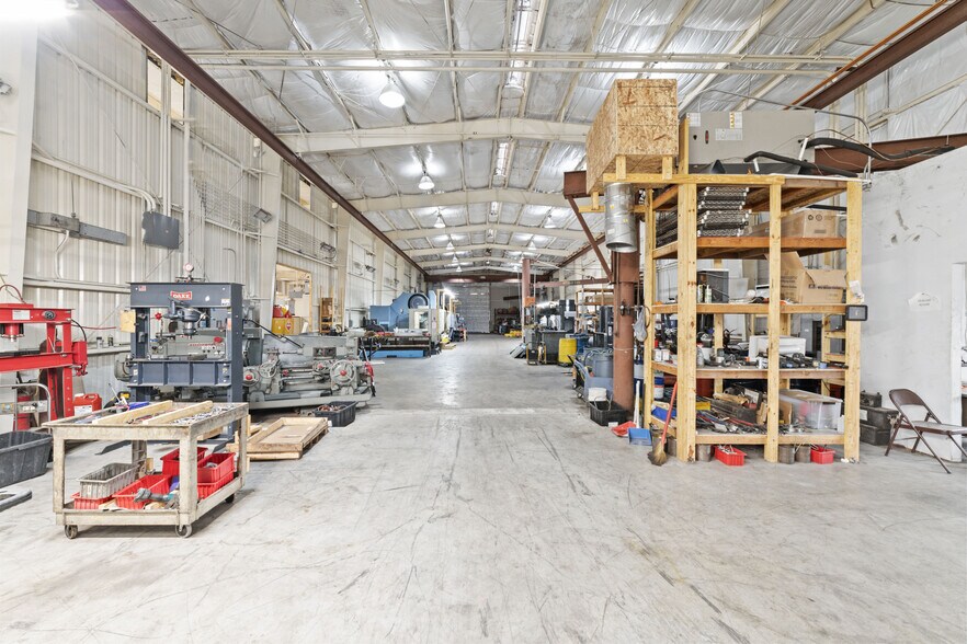 More Photos Of 9202 Lambright Rd, Houston Warehouse For Sale