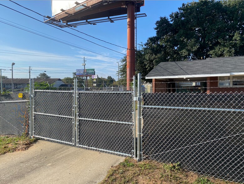 More Photos Of 304 Golden Camp Rd, Augusta Office Residential For Sale