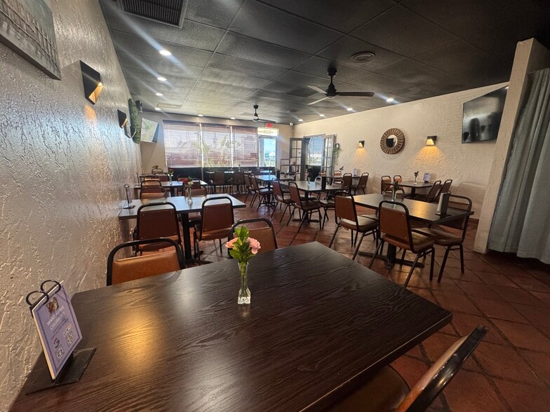 More Photos Of 821-843 N Tustin St, Orange Storefront For Lease