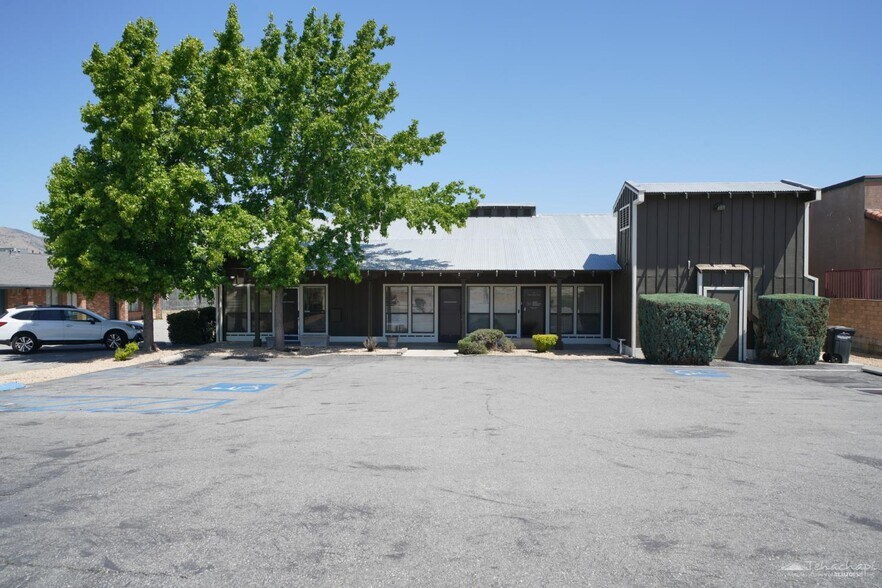More Photos Of 20031 W Valley Blvd, Tehachapi Office For Sale