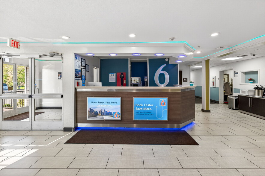 More Photos Of 1901 Broadcast St, Gastonia Hotel For Sale