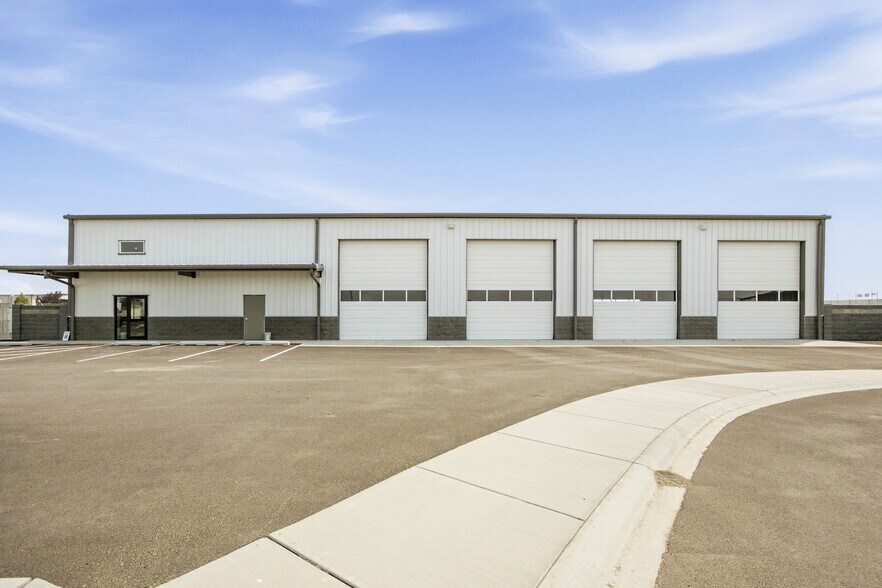 More Photos Of 1342 E Saint Helens St, Pasco Light Distribution For Lease