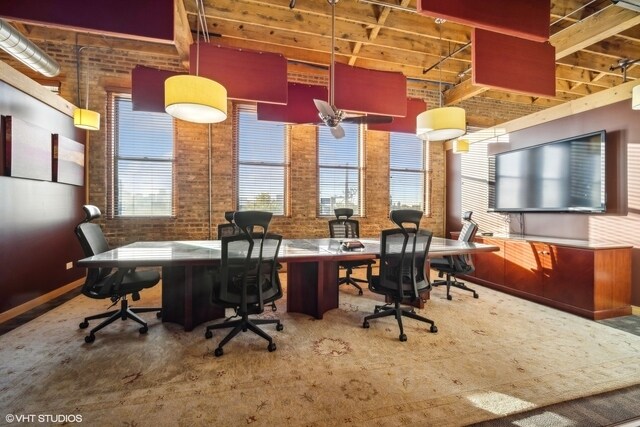 More Photos Of 1348 W Concord Pl, Chicago Office For Lease