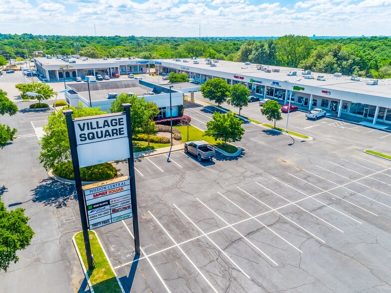 More Photos Of 716-756 E Pipeline Rd, Hurst Freestanding For Lease