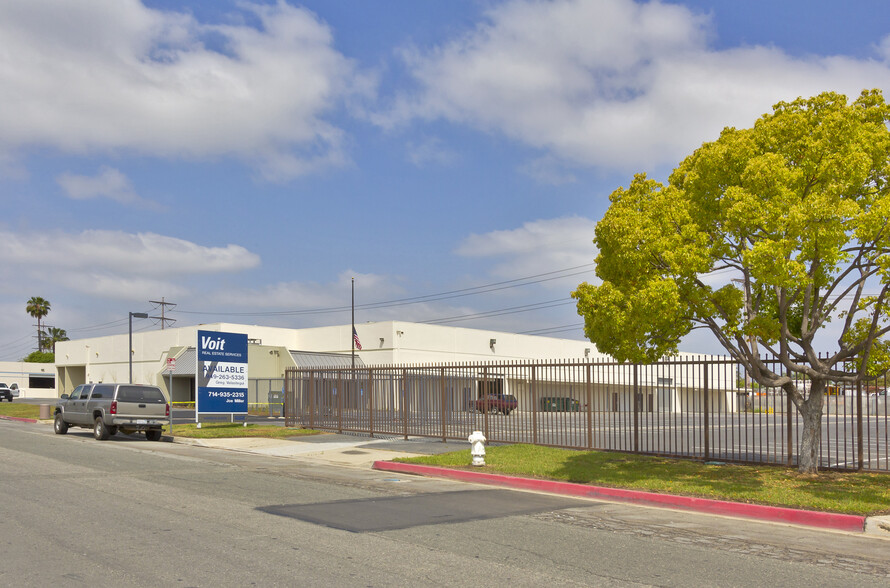 Primary Photo Of 511 Goetz Ave, Santa Ana Distribution For Lease