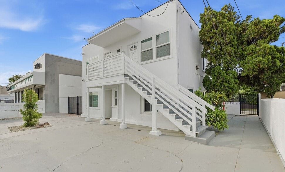 More Photos Of 2709 Santa Monica Blvd, Santa Monica Storefront Retail Residential For Sale