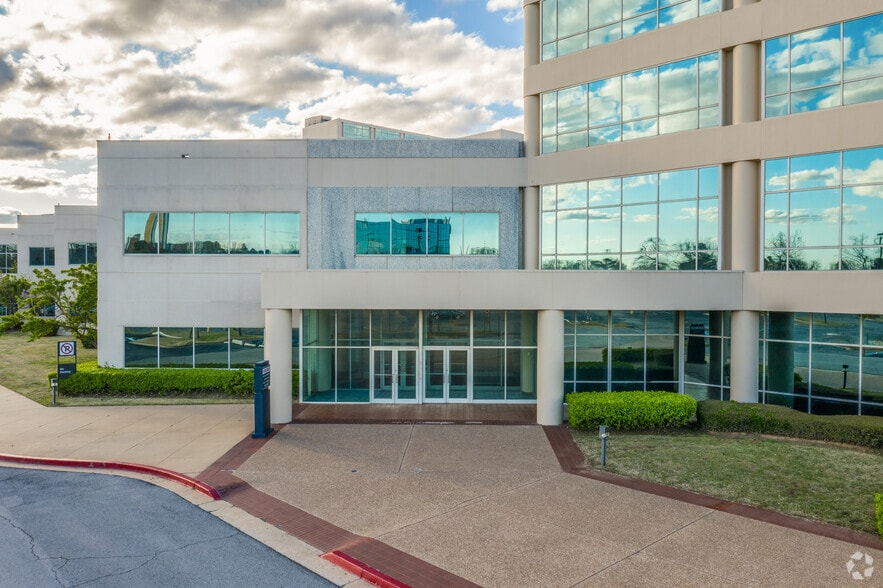 More Photos Of 7130-7140 S Lewis Ave, Tulsa Unknown For Lease