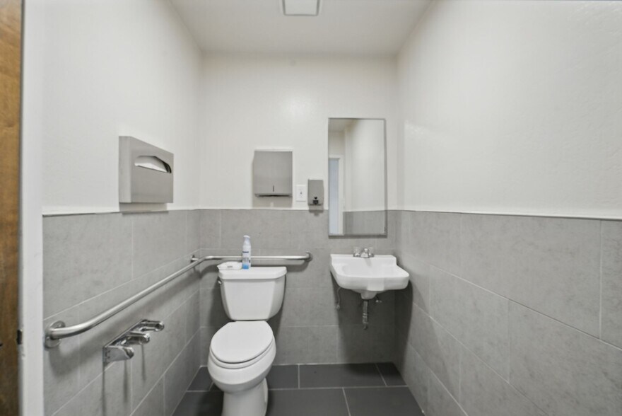 More Photos Of 301 Grand Ave, South San Francisco Office For Lease