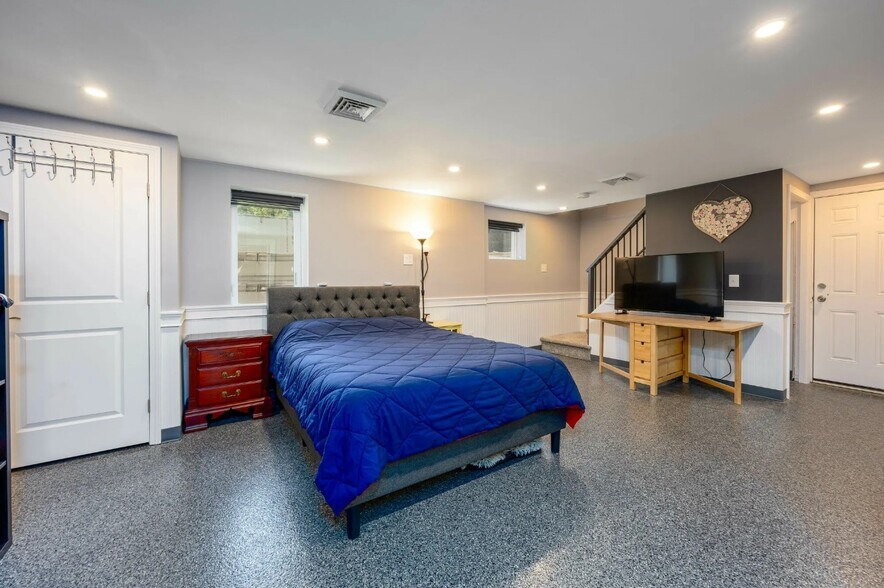 More Photos Of 361A Dover Rd, Chichester Specialty For Sale