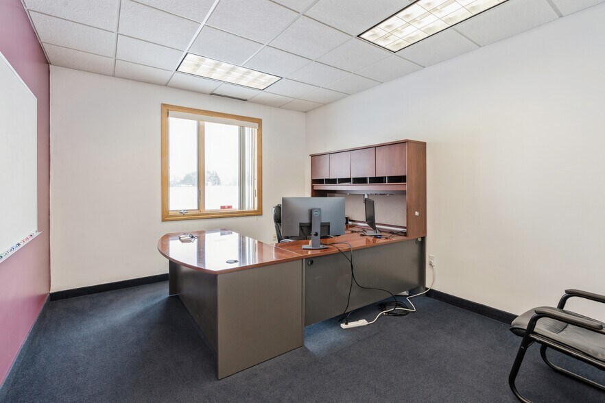 More Photos Of 2200 Gannett Ave, Des Moines Office For Sale