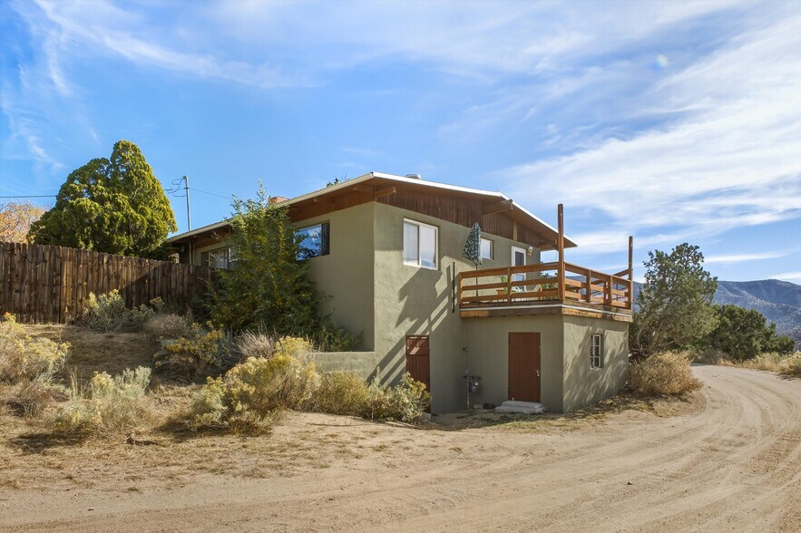 More Photos Of 24 Matisse Rd NE, Albuquerque Apartments For Sale