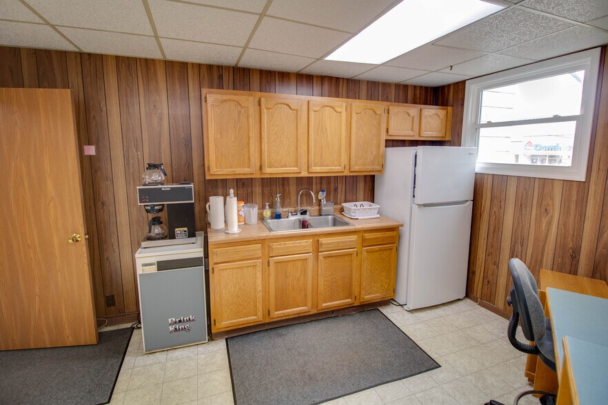 More Photos Of 344 St Louis ave, East Alton Office For Sale