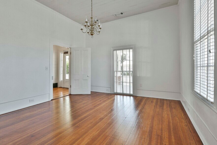 More Photos Of 8 Savannah St, Newnan Office For Lease