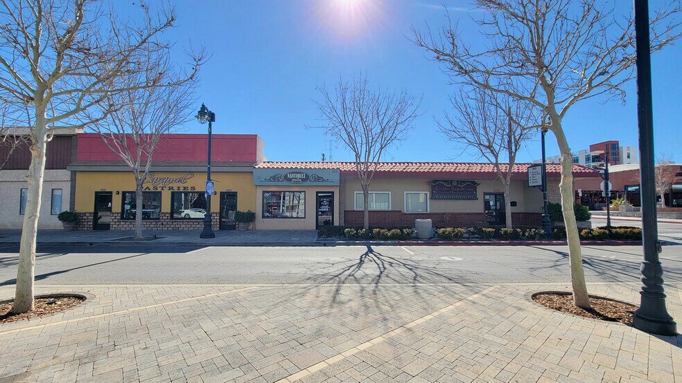 More Photos Of 660-668 Lancaster Blvd, Lancaster Storefront Retail Office For Sale