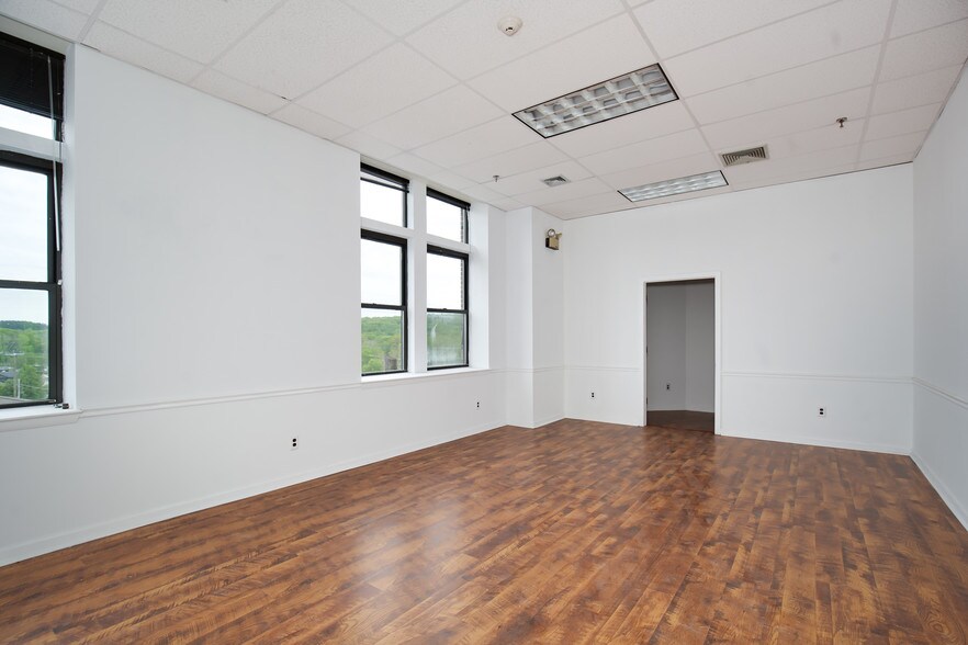 More Photos Of 112 Main St, Putnam Storefront Retail Office For Lease