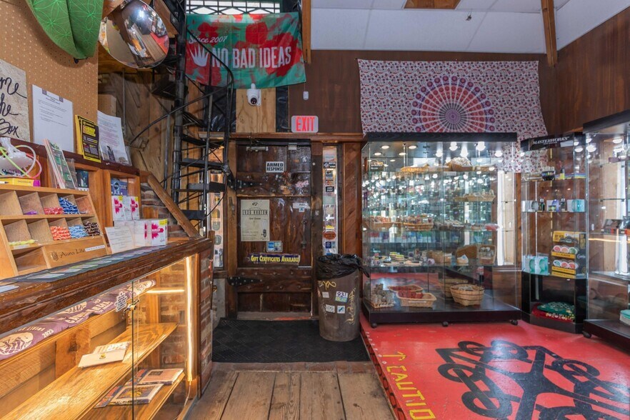 More Photos Of 907 S Madison St, Amarillo Storefront Retail Residential For Sale