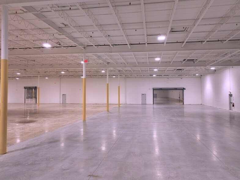More Photos Of 3001 State Rd, Croydon Warehouse For Lease
