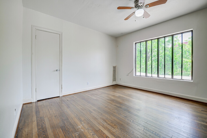 More Photos Of 2601 Prospect St, Houston Medical For Sale